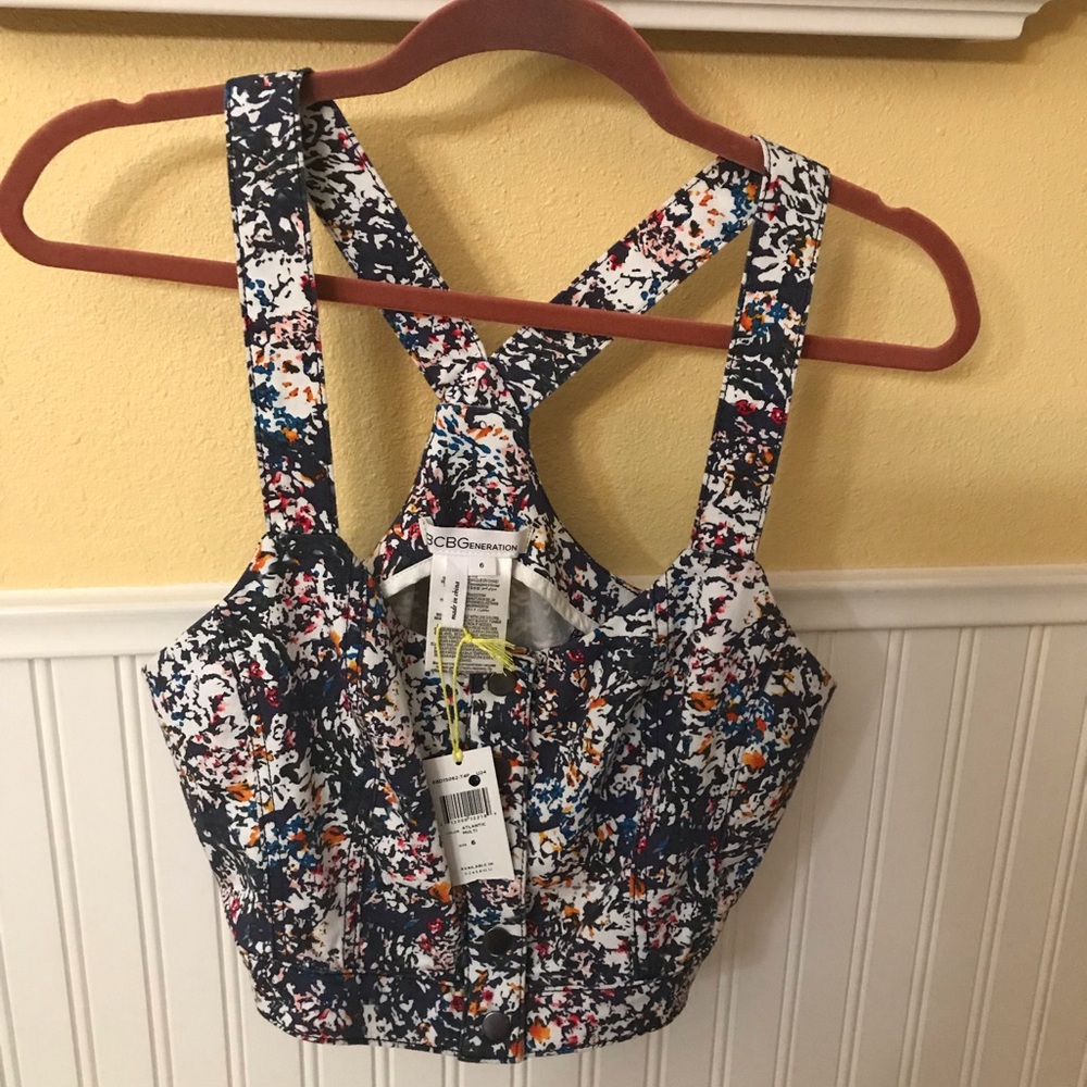 BCBGeneration Crop Top Size 6 Floral print/buttons racerback style NWT - Picture 5 of 6